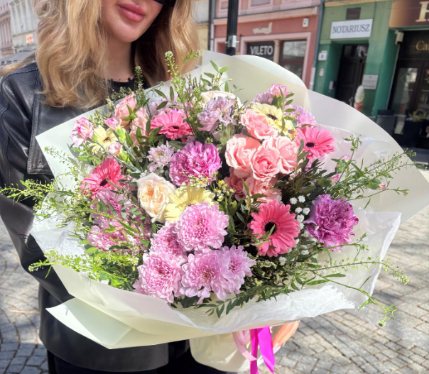 Detal florystycznej kompozycji premium